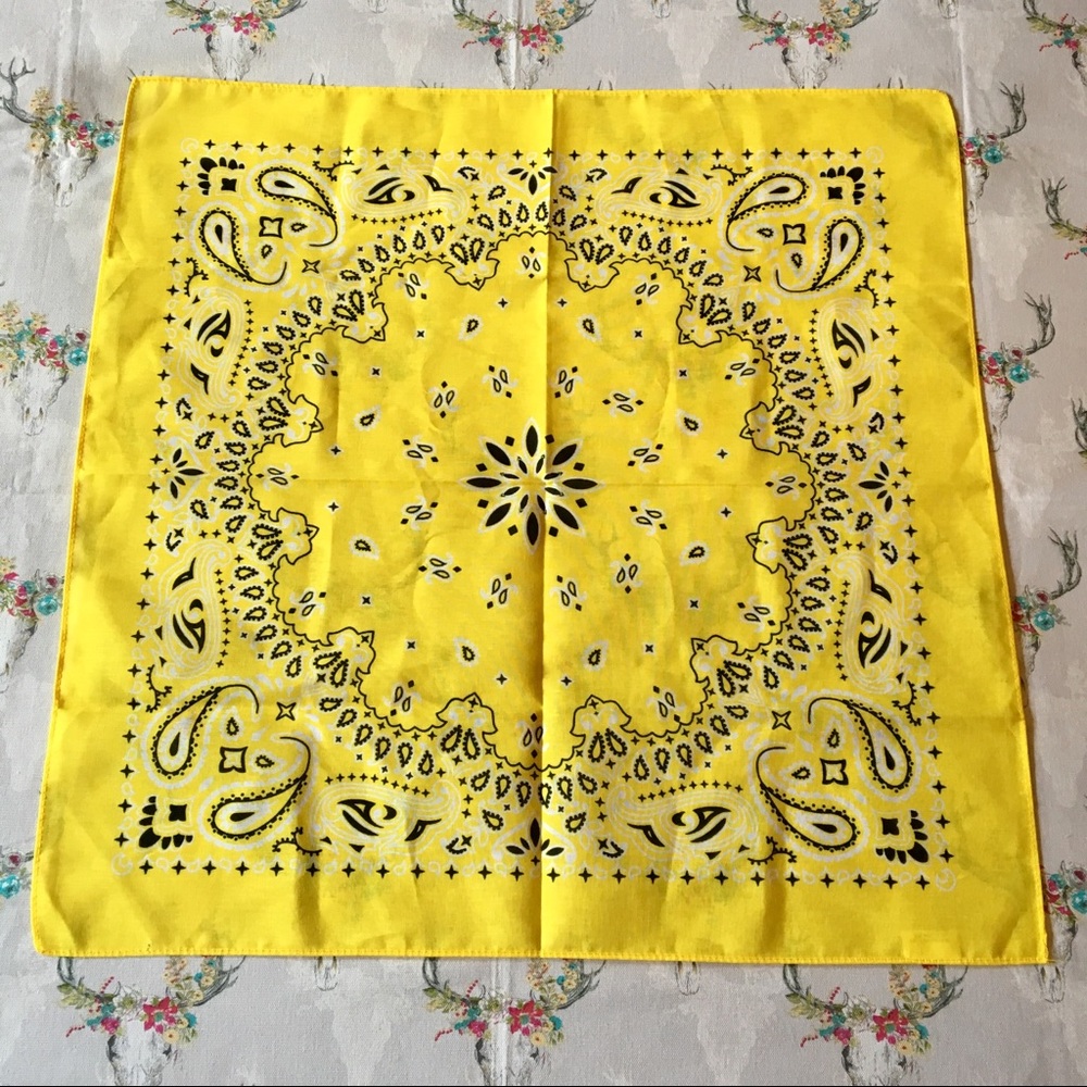 NWOT ⭐️☀️💫Bright Yellow Bandana! 💛🔆🍋